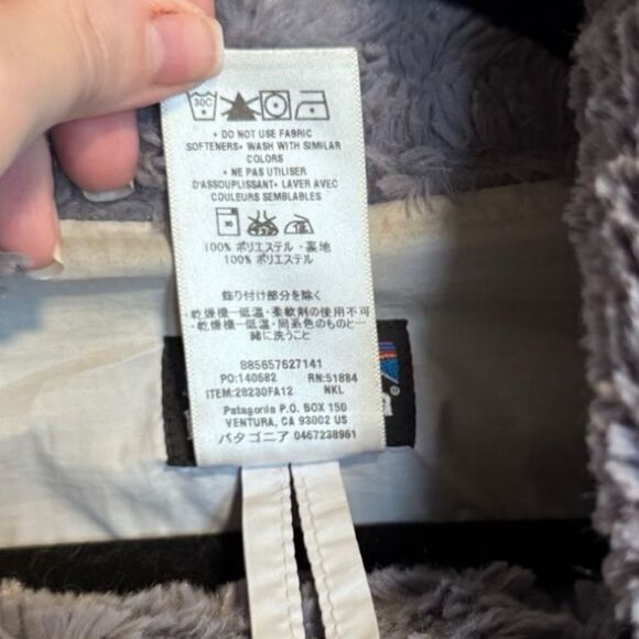 Patagonia- Women’s Pelage Gray Faux Fur Plush Jacket, Size Large - Picture 12 of 14